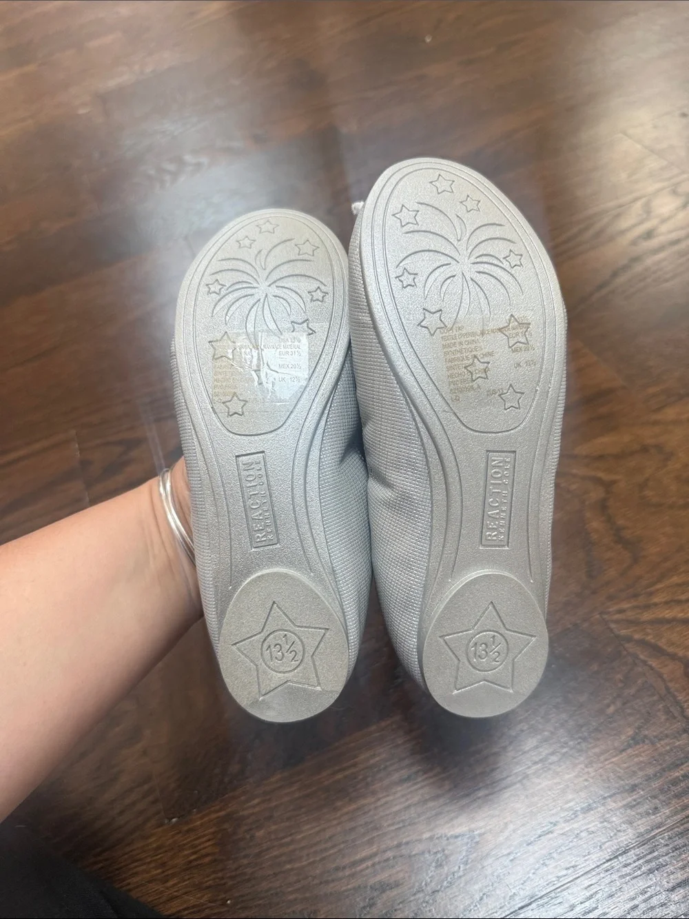 Girls Kenneth Cole Reaction silver ballet flats size 13.5 New